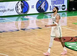 半岛体育下载-火箭队与雄鹿商谈阿德托昆博交易